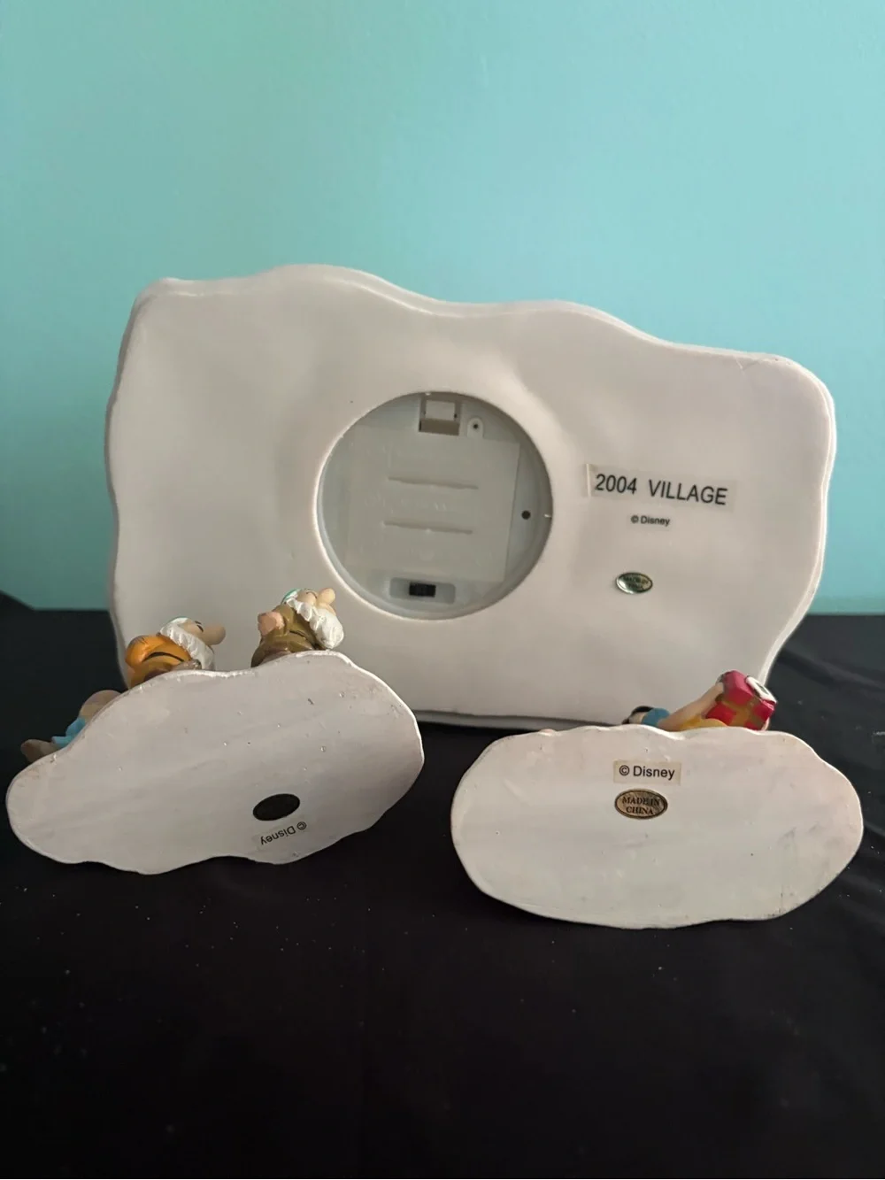 2004 Disney Snow White Seven Dwarfs Christmas Village House Cottage Light-Up